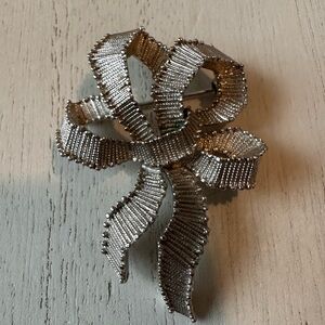 Vintage Trifari Textured Ribbon Silver Brooch EUC